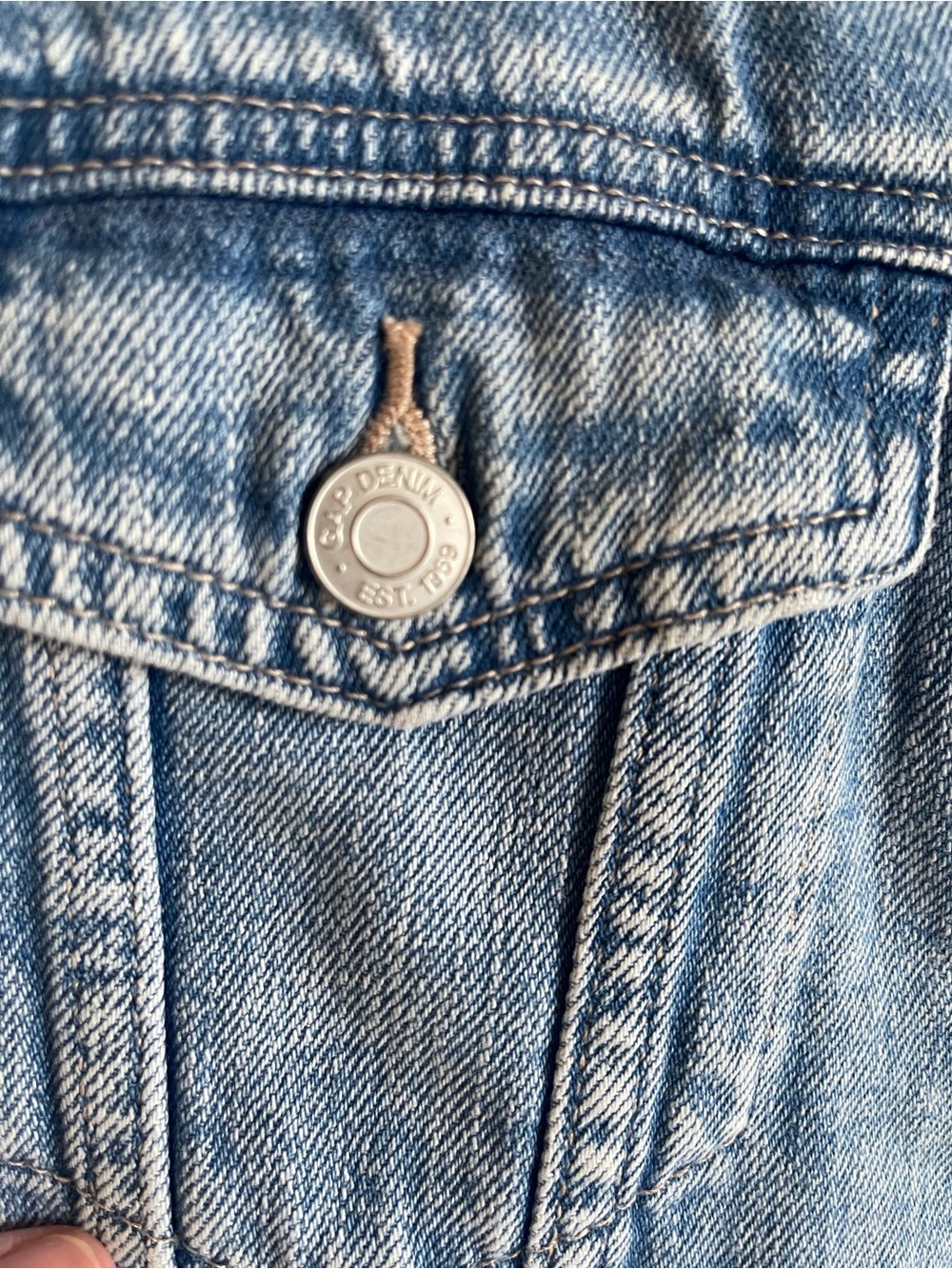 GAP Light Blue Denim Jacket - Classic Trucker Style - Picture 5 of 5